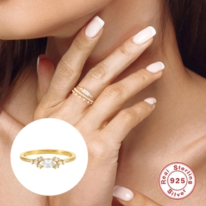 Bague élégante en argent sterling 925 dorée avec diamant marquise et motif feuille délicat