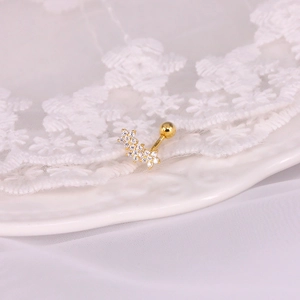 Three-flower gold S925 silver ear cuff with white diamonds and screw-back closure