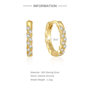 Detail view of 925 sterling silver gold hoop earrings with 9mm inner diameter dimensions