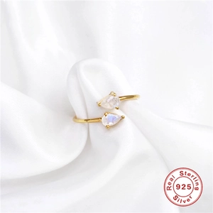 Lujoso anillo de plata esterlina S925 con piedras de luna en forma de gota