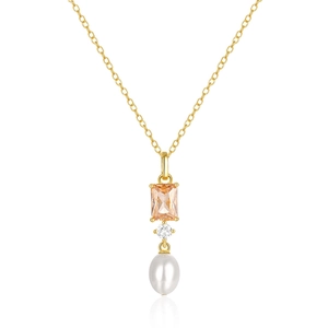 Dettaglio della collana in argento S925 con zircone champagne e perla a goccia