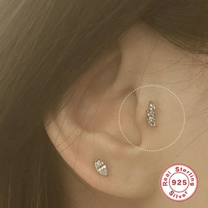 Echte S925 Sterling Silber Marquise Zirkon Piercing Ohrstecker am Ohrläppchen getragen