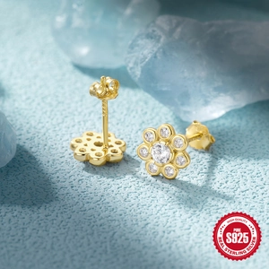 Elegante S925 Sterlingsilber Blumenohrstecker mit glitzernden Kristallen und Vergoldung