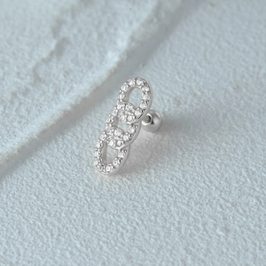 Detailaufnahme von 925 Sterling Silber Kettenglied Ohrstecker mit Pavé Zirkonia Kristallen