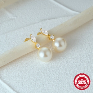 Eleganti orecchini in argento S925 con perle e zirconi dal design raffinato per donna