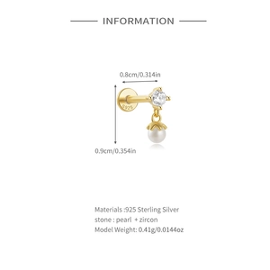 Dettaglio orecchino in argento s925 con zircone e perla con specifiche del peso
