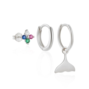Dettaglio del set in argento S925 con perno a croce colorato e orecchini a cerchio