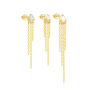 Dettaglio di orecchini a nappa in argento S925 con opale e zirconi placcati in oro