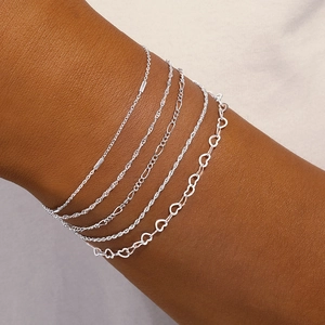Detailliertes mehrlagiges Armband-Set aus S925 Sterlingsilber mit Herz- und Kettengliedern