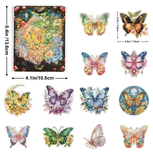 Vista detallada de pegatinas de mariposas PET con motivos florales y lunares