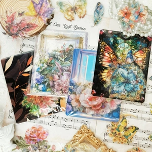 Vista plana de pegatinas PET con estampado dorado, flores vintage y marcos barrocos
