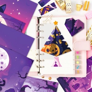 Detalle de papeles de scrapbooking de Halloween morados con castillo encantado y lunas
