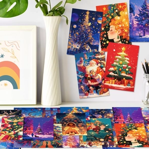 Weihnachtskarten mit Weihnachtsmann- und Rentier-Motiven als Wanddekoration