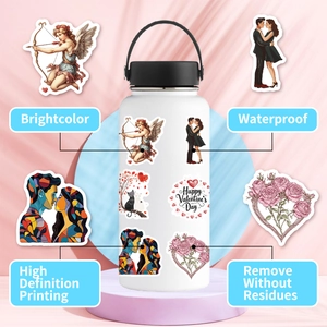 Autocollants de Saint-Valentin imperméables sur gourde blanche avec motifs Cupidon et chat