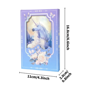 Taccuino unicorno sfumato blu-viola con motivi floreali e design a finestra intagliata