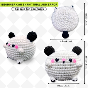 Détails des dimensions et vues multiples d'un porte-clés panda au crochet fait main