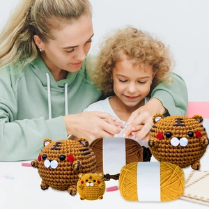 Kit uncinetto fai-da-te con peluche tigre in tre dimensioni e gomitoli di lana premium