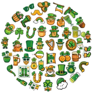 50 adesivi impermeabili per San Patrizio con trifogli e motivi di leprechaun verdi