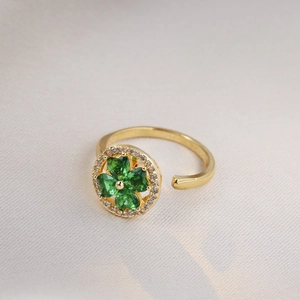 Adjustable gold ring with green heart zircon clover and sparkling white crystals