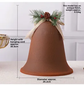 Detail der Vintage-Weihnachtsglocke mit Tannenzapfen und 38 cm Höhenmaßangabe