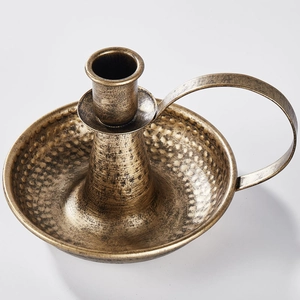 Vintage Eisen-Kerzenhalter in Bronze-Optik mit Hammerschlag und klassischem Ringgriff