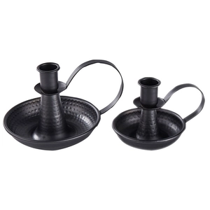 Set aus zwei mattschwarzen Metall-Kerzenhaltern im Retro-Stil mit Hammerschlag-Detail