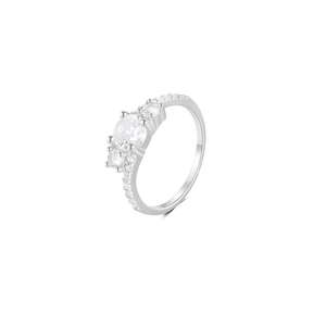Detail shot of the S925 sterling silver ring showing the classic three-stone setting