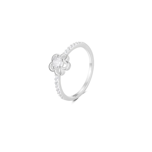 Macro shot of S925 sterling silver flower ring with a sparkling heart-shaped zirconia