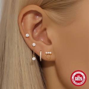 Juego de pendientes de trébol en plata S925 con baño de oro y circonitas resplandecientes