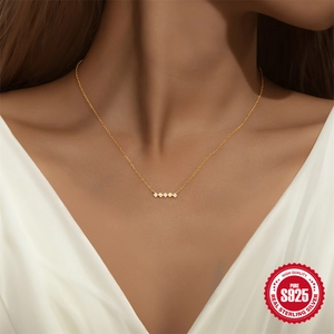 Elegante S925 Sterlingsilber Halskette mit funkelndem Diamant Rautenanhänger für Damen