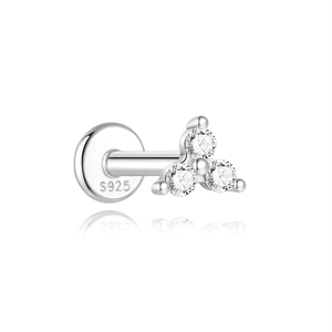 Detailansicht S925 Sterling Silber Piercing mit drei Zirkonia Steinen und S925 Prägung am Stab