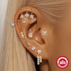 Elegante set S925 zilveren oorpiercings met hart en zirkonia bloemaccenten voor dames