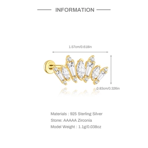 Vue macro d'une boucle d'oreille couronne en argent 925 avec zircons marquise