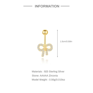 Detailweergave van de S925 zilveren navelpiercing met een vlinder van zirkoon