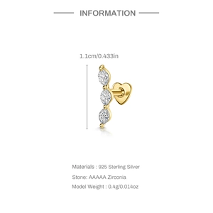 Détail de boucle d'oreille en argent 925 avec marquises en zircone et fermoir cœur