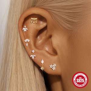 S925 Sterling Silber Herz und Stern Zirkonia Ohrstecker Set am Ohr getragen