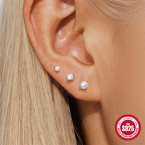 Lot de trois boucles d'oreilles en argent S925 avec perles de tailles dégradées élégantes