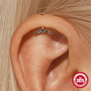 S925 Sterling Silber Ohrmuschelstecker mit fünf blauen Edelsteinen im minimalistischen Stil