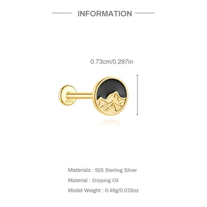 Vue détaillée d'une boucle d'oreille en argent S925 avec motif montagne et dimensions