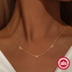 Collier élégant en argent sterling S925 doré avec des nœuds et des zircons