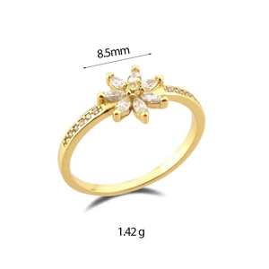 Primer plano de anillo de plata 925 con flor de circón y detalle de tamaño de 8,5 mm