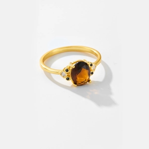 Bague vintage en argent S925 plaqué or avec ambre ovale et accents de zircone cubique