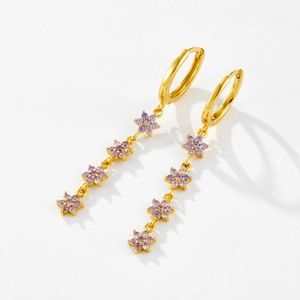 S925 zilveren oorringen met vier paarse zirkoonbloemen en elegante gouden afwerking