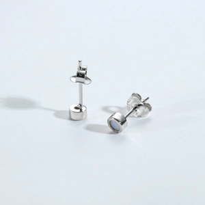 Peer geslepen paarse opaal S925 sterling zilveren oorknopjes voor elegante vrouwen banket sieraden