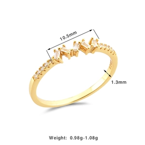 Detail view of irregular S925 sterling silver ring showing 10.5mm width and weight specs