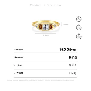 Detalles del anillo de plata 925 con cristal cuadrado y un peso de 1,53 gramos
