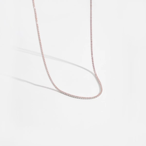Détail du collier tennis élégant en argent S925 avec de délicates pierres de zircon rose