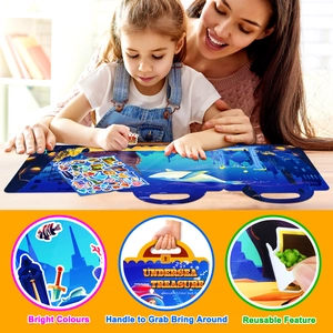 Dettaglio del libro di adesivi oceanici portatili con decalcomanie riutilizzabili per bambini