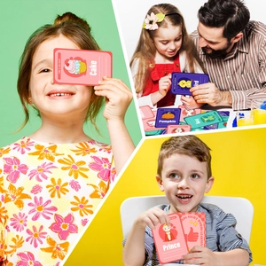 Dettaglio di flashcard educative in inglese con vivaci illustrazioni per bambini