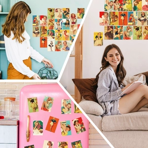 Collage mural de 50 cartes postales vintage avec des peintures à l'huile de pin-up rétro